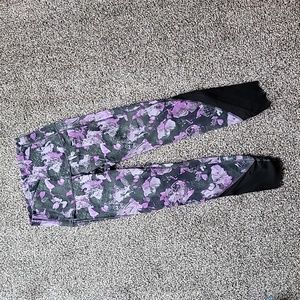 Wunder Under Purple Floral Cropped Leggings